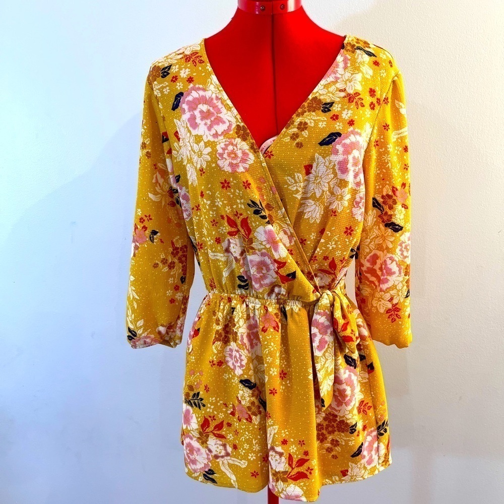 One Clothing Los Angeles Floral One Piece Romper. Lined Shorts Belt Size Medium